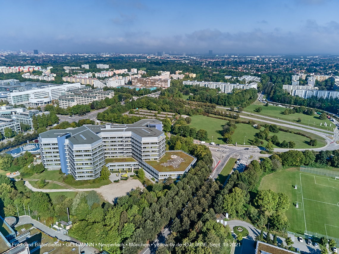 19.09.2021 - Rentenversicherung - SVN-Sportanlage, Sportanlage Perlach-Ost - Mittelschule Gerhard-Hauptmann-Ring in Neuperlach 